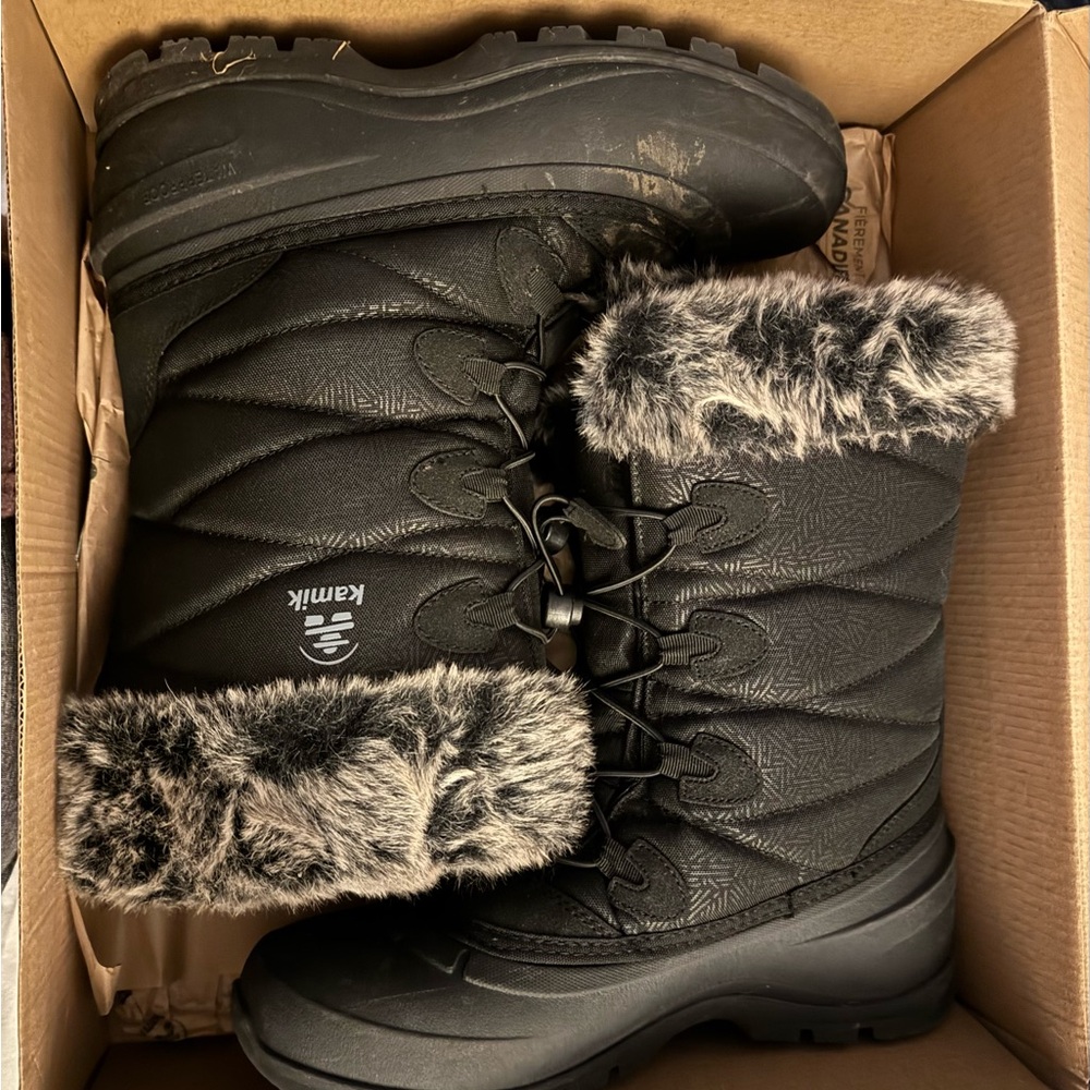 Kamik Women's Black and Gray Winter Boots